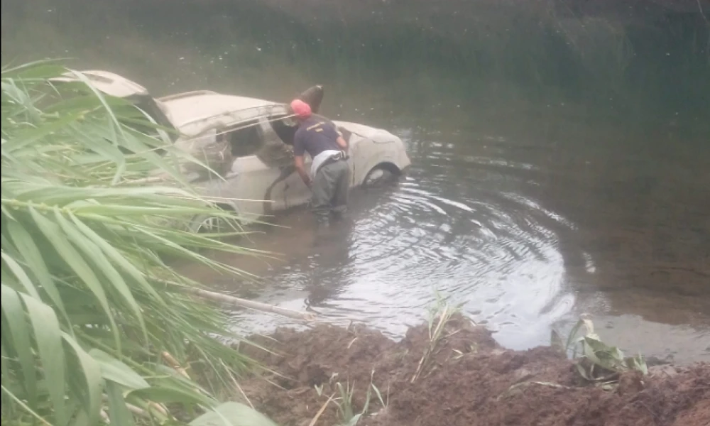 Μεσσηνία: Άνοιξαν το φράγμα στον Πάμισο και βρήκαν στο ποτάμι το αυτοκίνητο της ληστείας των ΕΛΤΑ